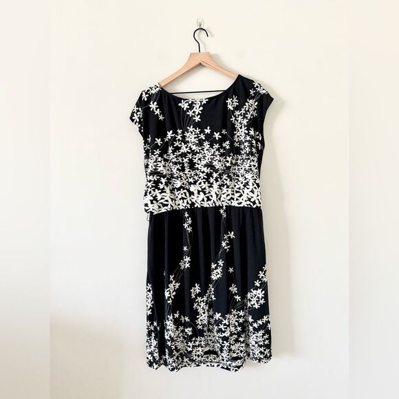 eShakti Custom Dress in Dancing Petals Black & White Floral - Size CUSTOM - Picture 4 of 6